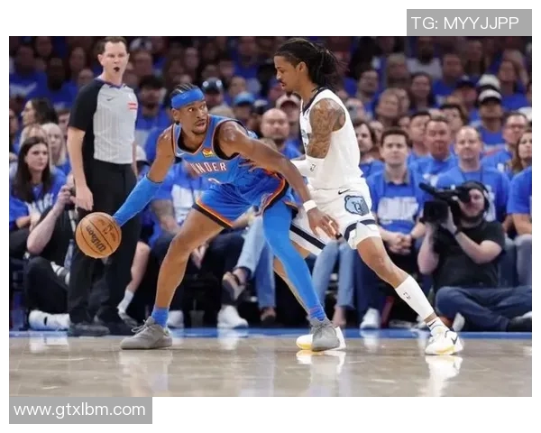 雷霆对决灰熊精彩回顾球迷热议赛场表现与战术分析